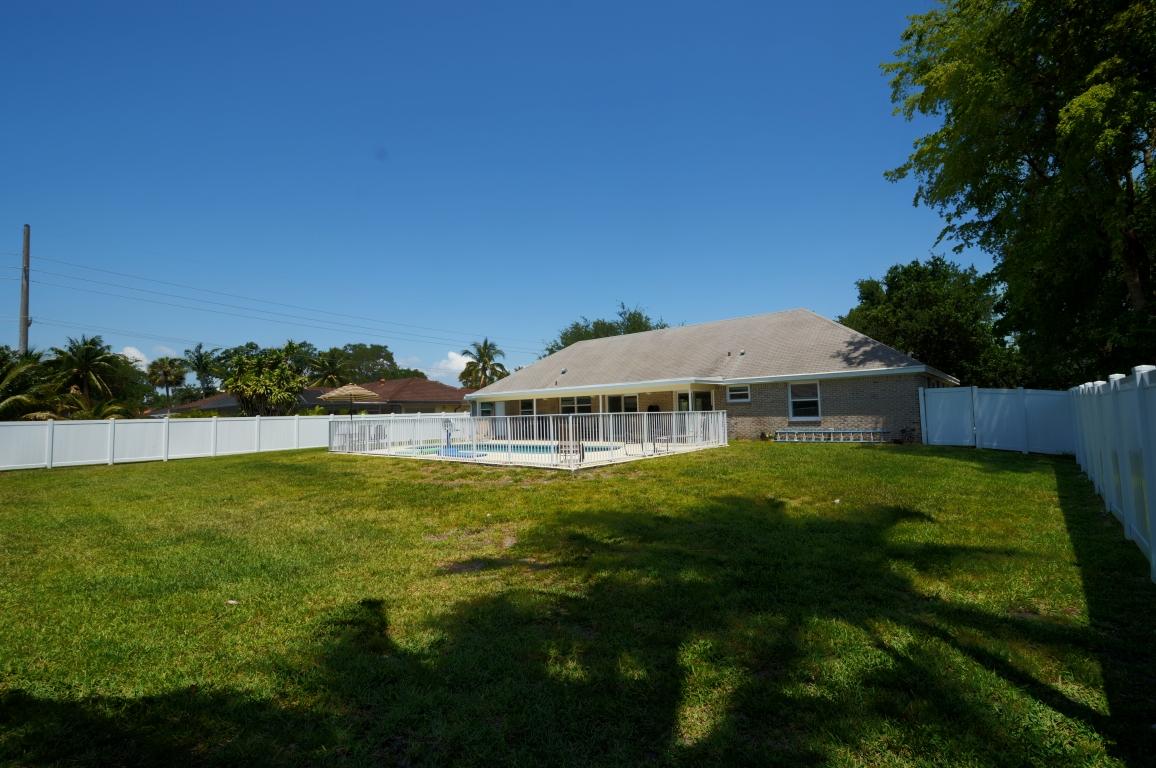 880 Southwest 16th Street Boca Raton, FL 33486 - Photo 5 of 27 5