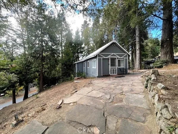 $229,900 | 23752 Inspiration, Crestline, CA 92325