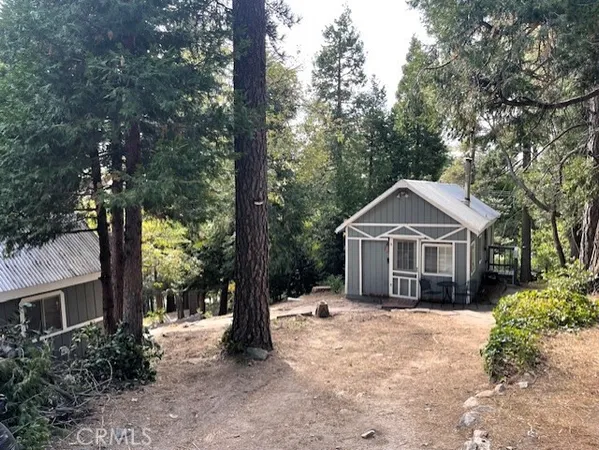 $229,900 | 23752 Inspiration, Crestline, CA 92325