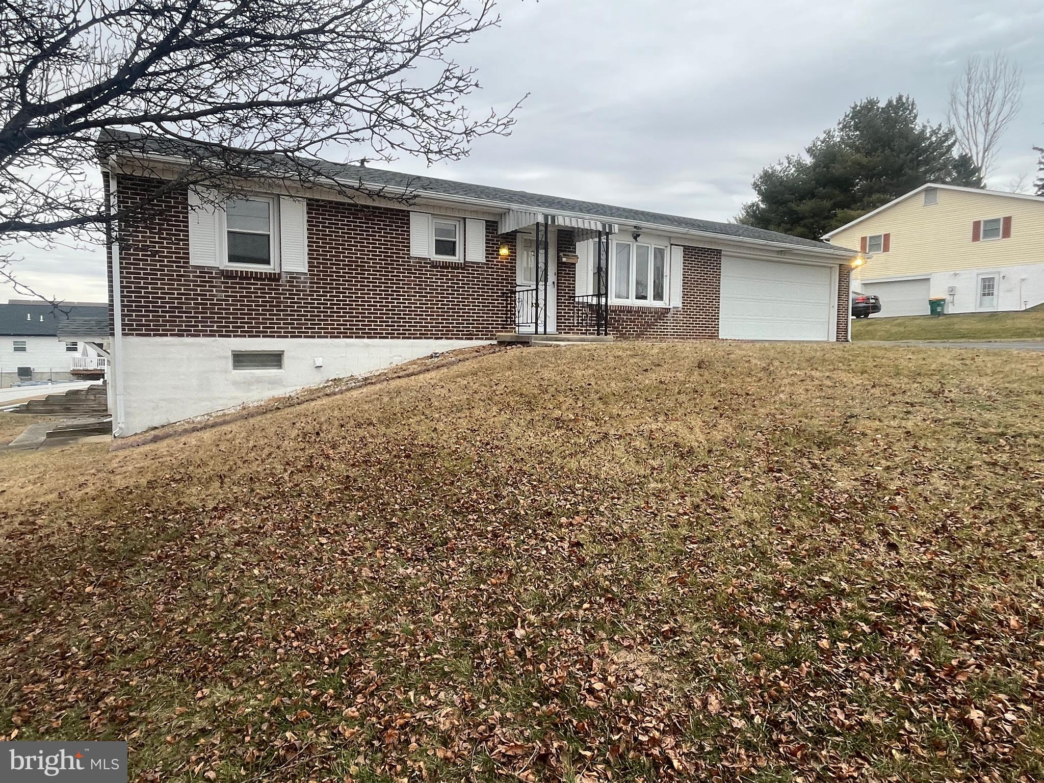 335 Fairmount Avenue Waynesboro, PA 17268 - Photo 2 of 28