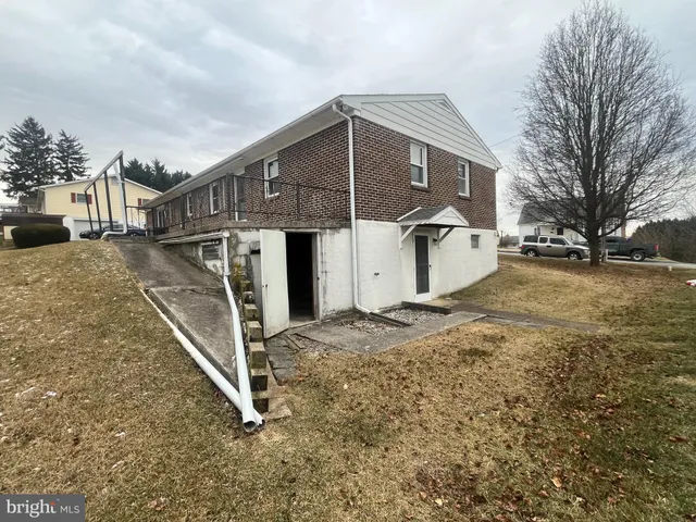 $1,400 | 335 Fairmount Avenue, Waynesboro, PA 17268
