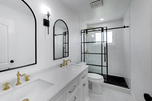 $725,000 | 1032 Heatherfield Lane, Glenview, IL 60025