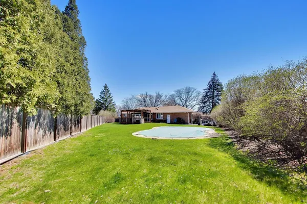 $725,000 | 1032 Heatherfield Lane, Glenview, IL 60025