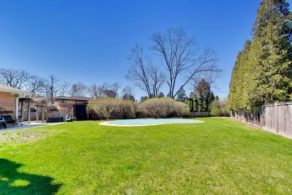 $725,000 | 1032 Heatherfield Lane, Glenview, IL 60025