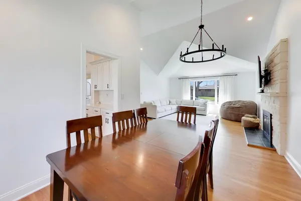 $725,000 | 1032 Heatherfield Lane, Glenview, IL 60025