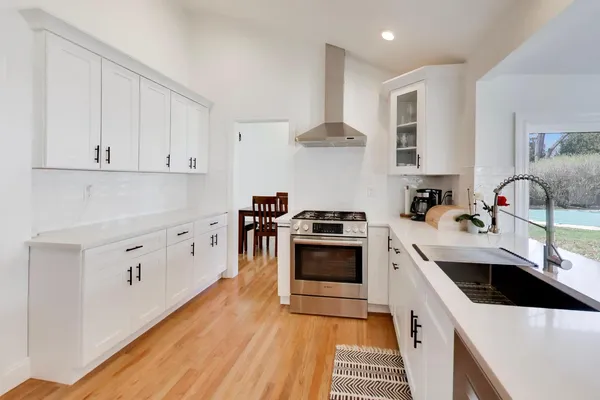 $725,000 | 1032 Heatherfield Lane, Glenview, IL 60025