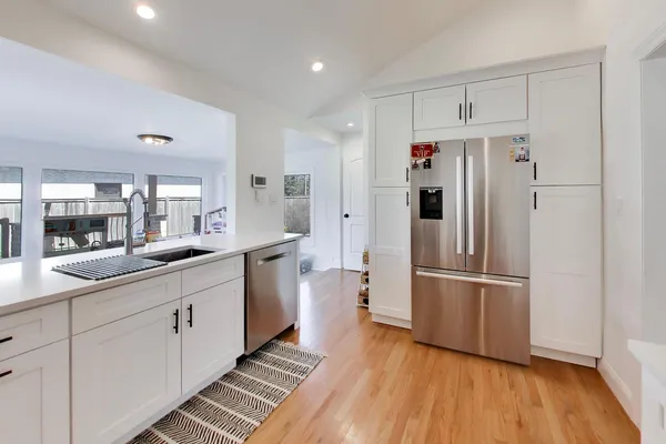 $725,000 | 1032 Heatherfield Lane, Glenview, IL 60025