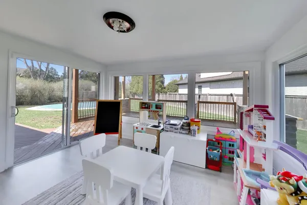 $725,000 | 1032 Heatherfield Lane, Glenview, IL 60025