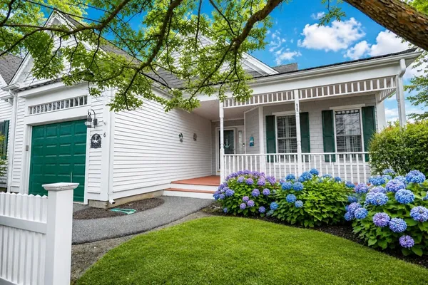$695,000 | 6 Berrywood Court, Unit 6, Bourne, MA 02532