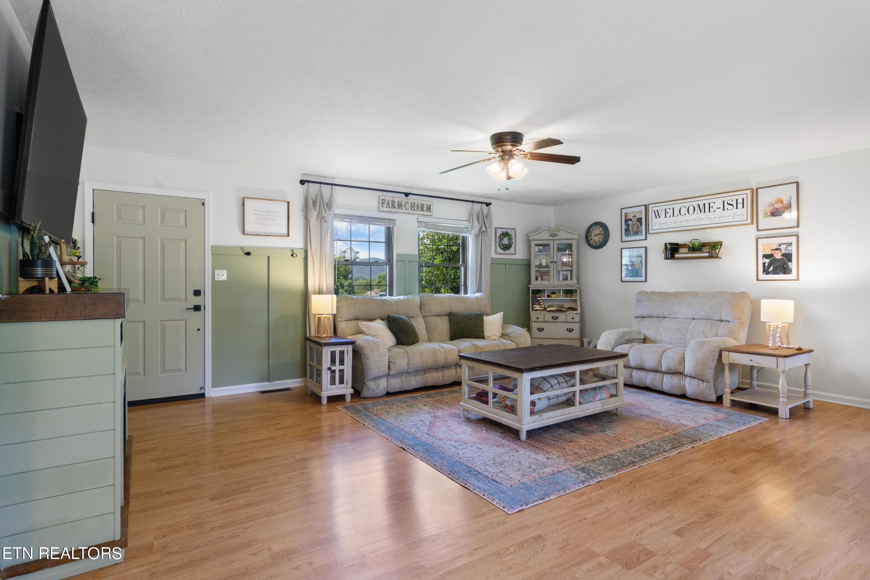 395 Morton Road La Follette, TN 37766 - Photo 5 of 31 030A3009