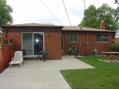 32642 Bunert Road Warren, MI 48088 - Photo 9 of 9 570788-8.JPG