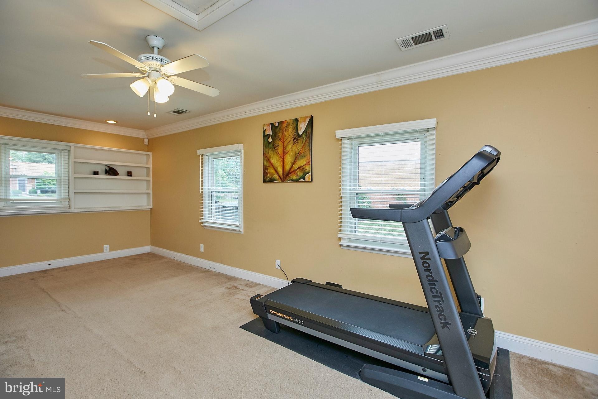 4119 Lees Corner Road Chantilly, VA 20151 - Photo 15 of 30 Family Room