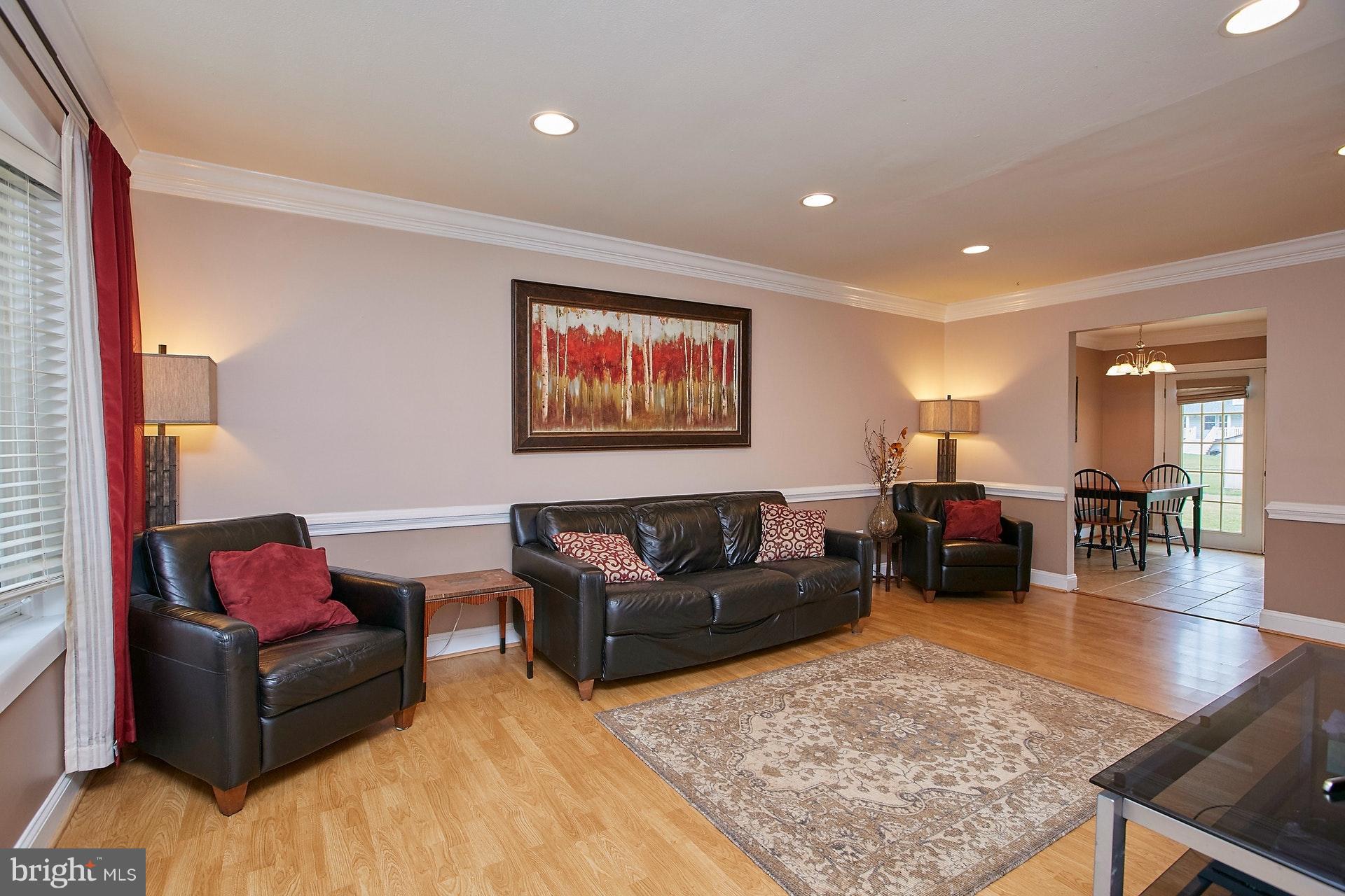 4119 Lees Corner Road Chantilly, VA 20151 - Photo 4 of 30 Living Room