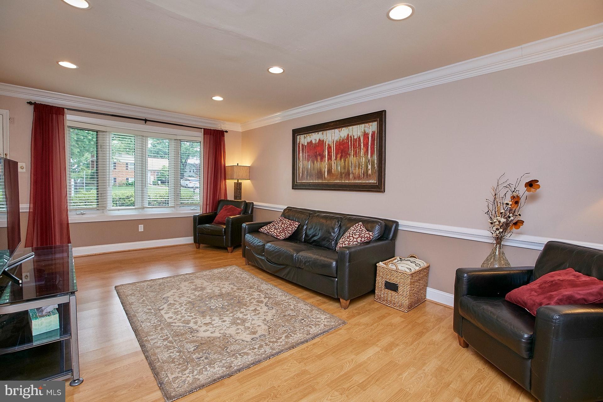 4119 Lees Corner Road Chantilly, VA 20151 - Photo 7 of 30 Living Room