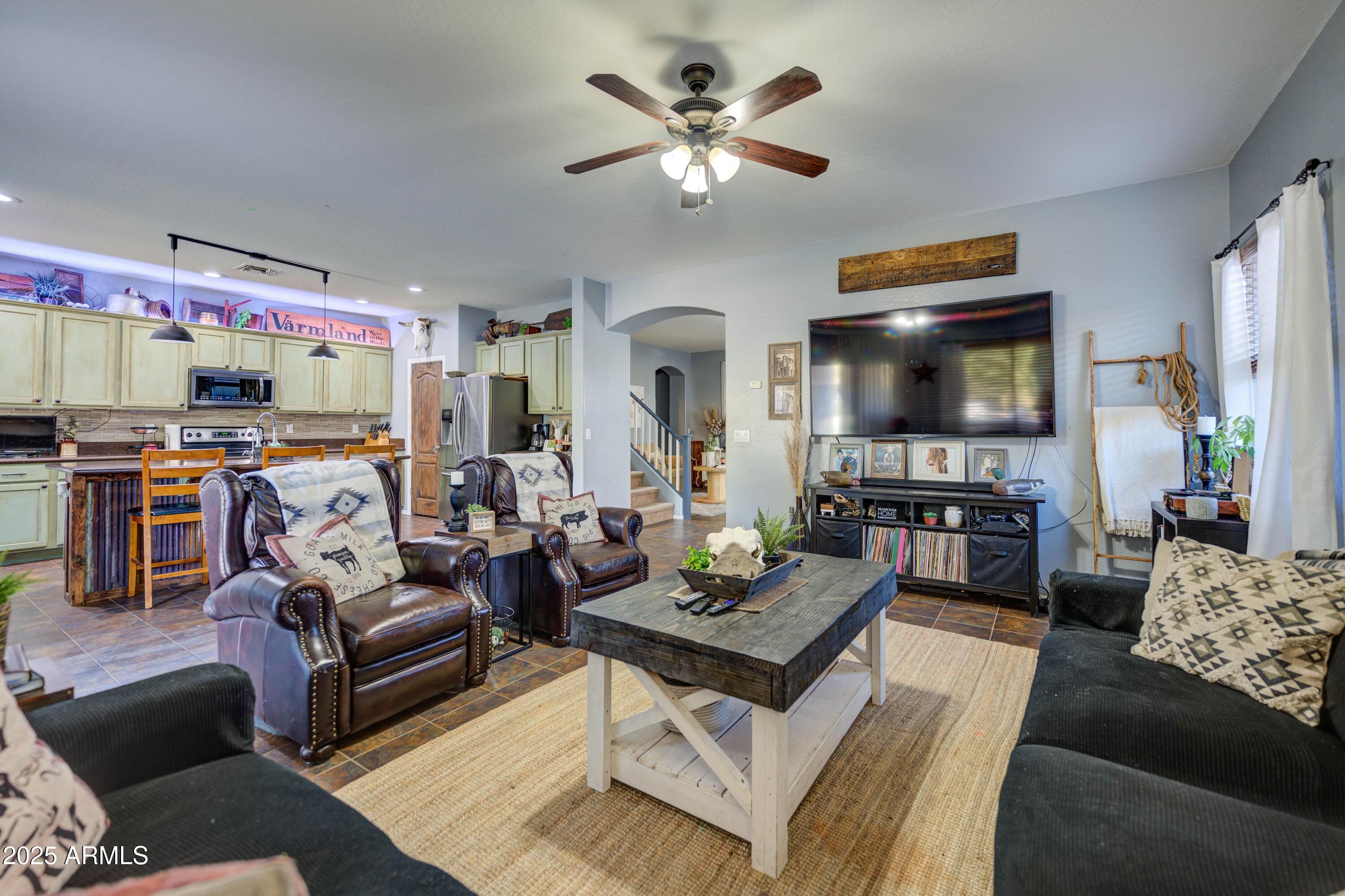 9778 Barley Road Florence, AZ 85132 - Photo 23 of 58 Family Room to front