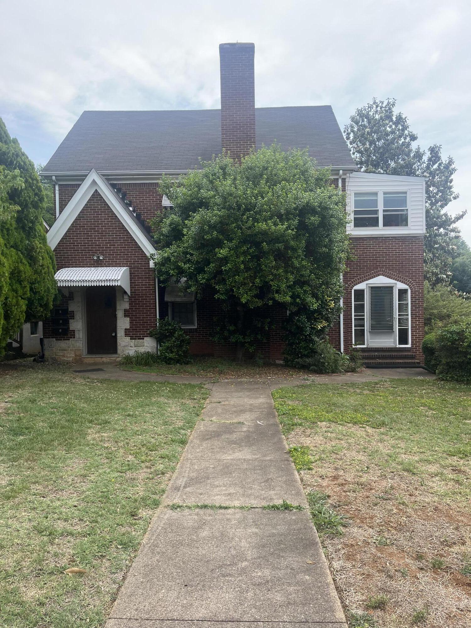 1836 Wakefield Road Southwest Roanoke, VA 24015 - Photo 1 of 26 IMG_3191