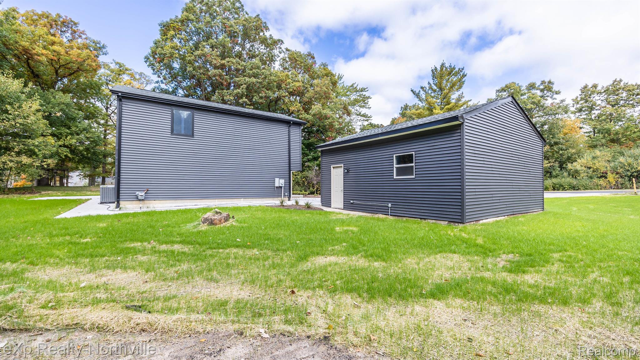 1020 7 Mile Road Whitmore Lake, MI 48189 - Photo 7 of 55 Gallery Image 7