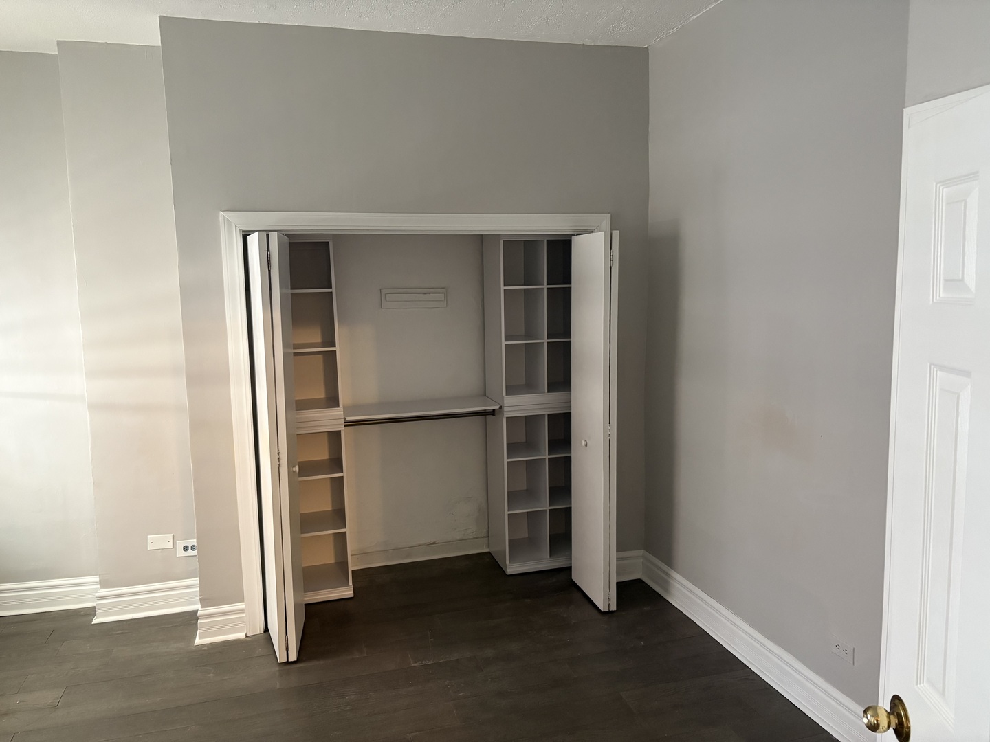 20 East Goethe Street, Unit 404 Chicago, IL 60610 - Photo 7 of 8 a view of an empty room with closet