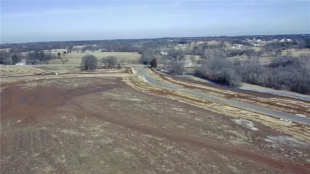 $204,750 | 13908 Crawford Creek Cir Lake, Lee's Summit, MO 64086