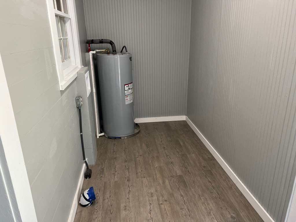 1025 Carr Road McComb, MS 39648 - Photo 14 of 21 Utility room