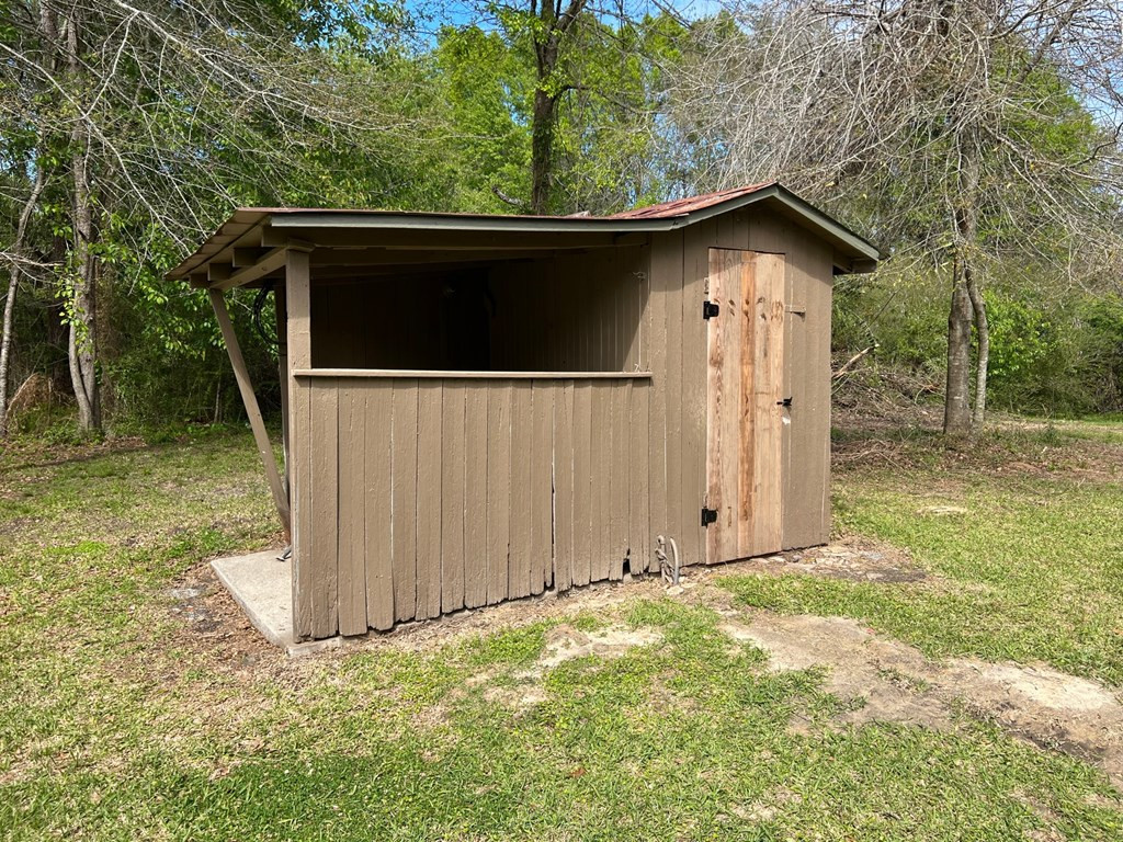 1025 Carr Road McComb, MS 39648 - Photo 17 of 21 Pump house