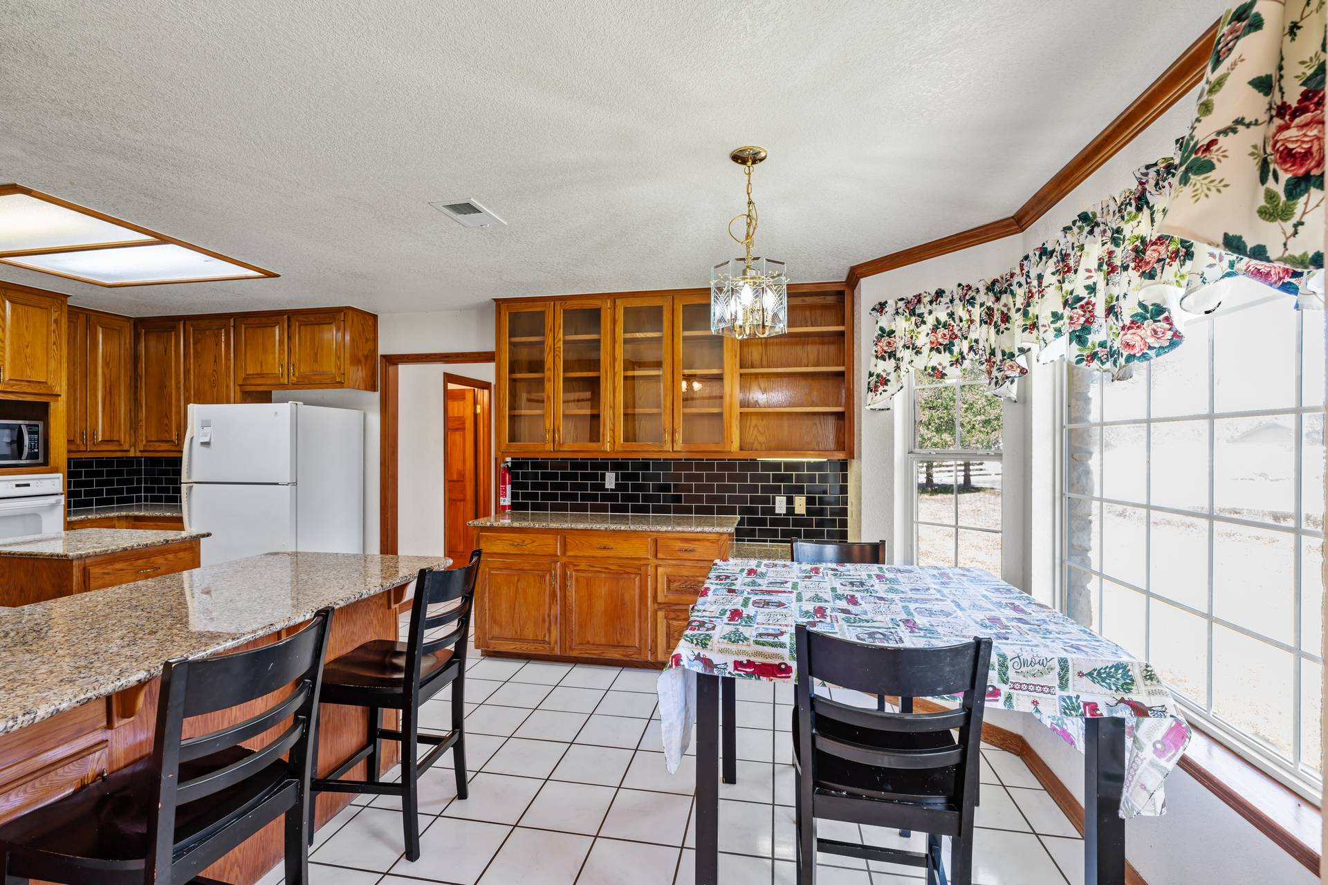 101 Oak Ridge Circle Georgetown, TX 78628 - Photo 14 of 35