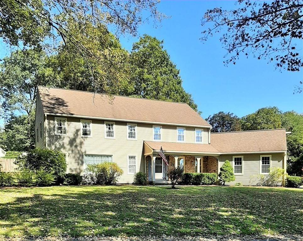 8 Bretton Road West Springfield, MA 01089 - Photo 3 of 34 Gallery Image 3