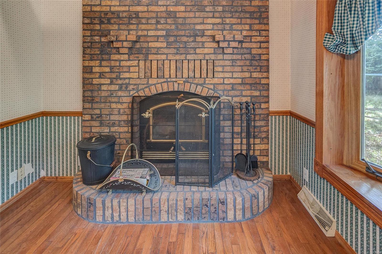 104 Hickory Street Wood River, IL 62095 - Photo 18 of 47