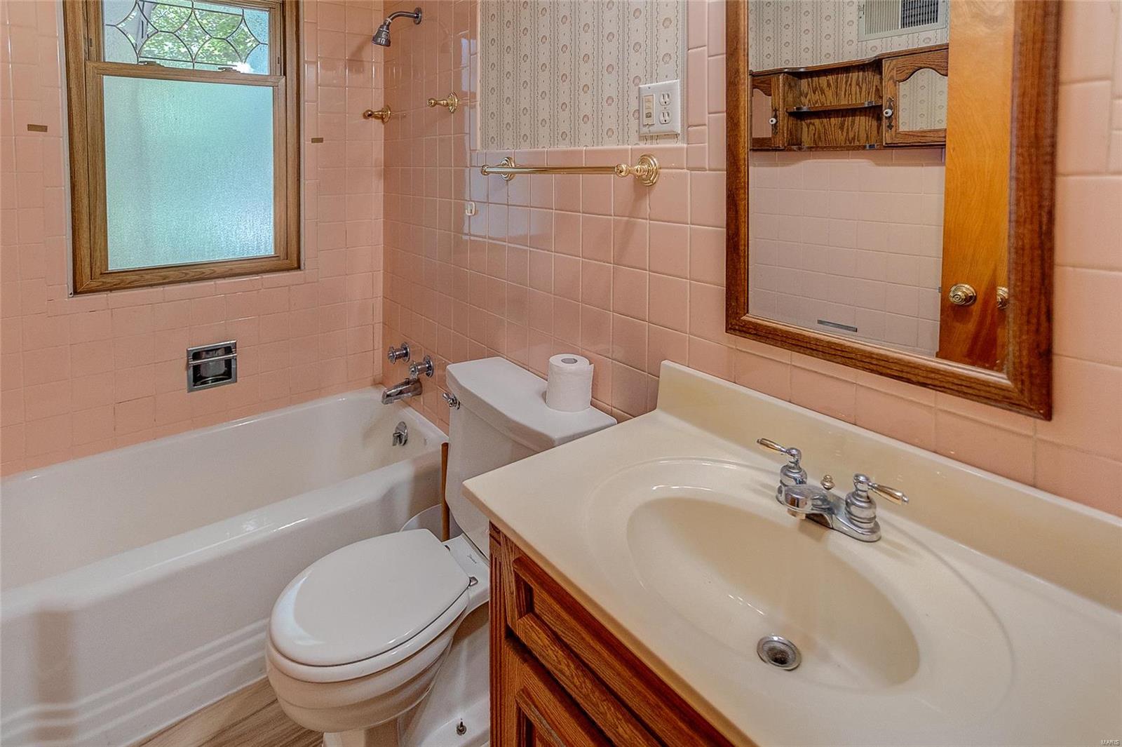 104 Hickory Street Wood River, IL 62095 - Photo 21 of 47
