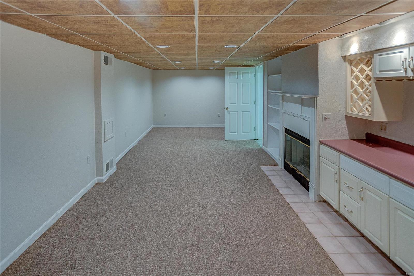 104 Hickory Street Wood River, IL 62095 - Photo 35 of 47