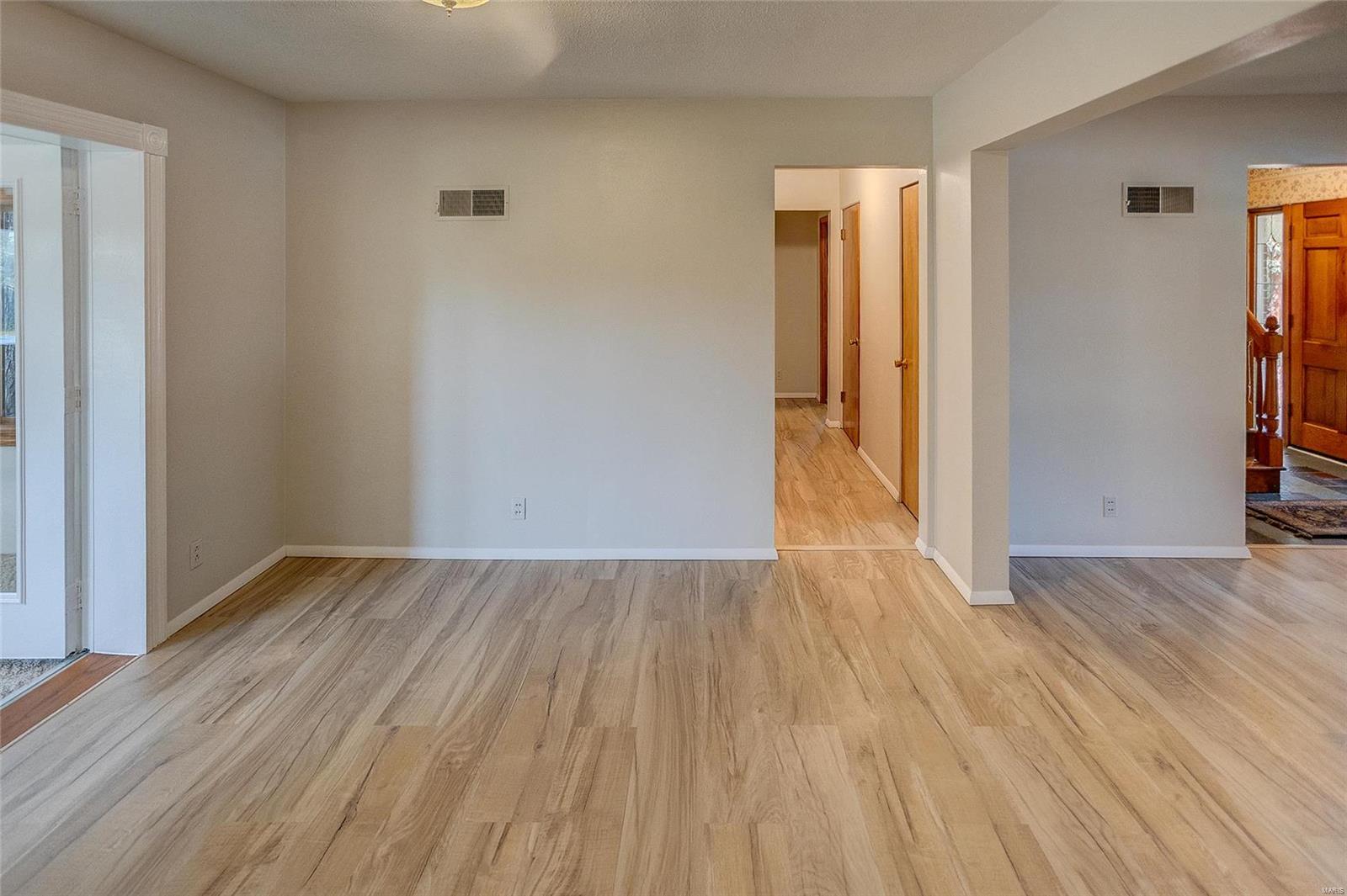 104 Hickory Street Wood River, IL 62095 - Photo 8 of 47