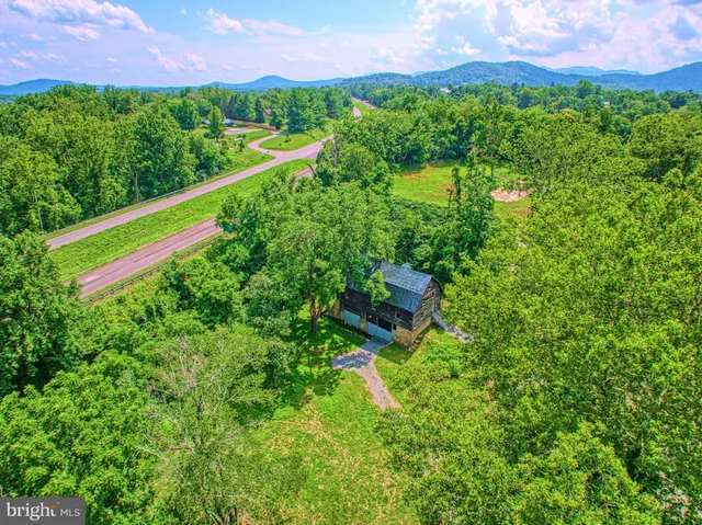$900,000 | 18 Old Mill Road, Washington, VA 22747