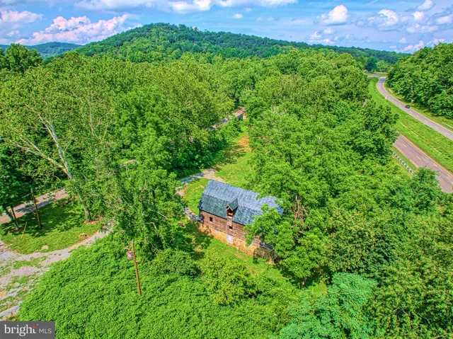 $900,000 | 18 Old Mill Road, Washington, VA 22747