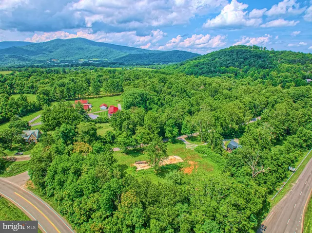 $900,000 | 18 Old Mill Road, Washington, VA 22747