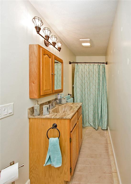584 Elliotsville Road Farmington, PA 15437 - Photo 10 of 25 Master bathroom.