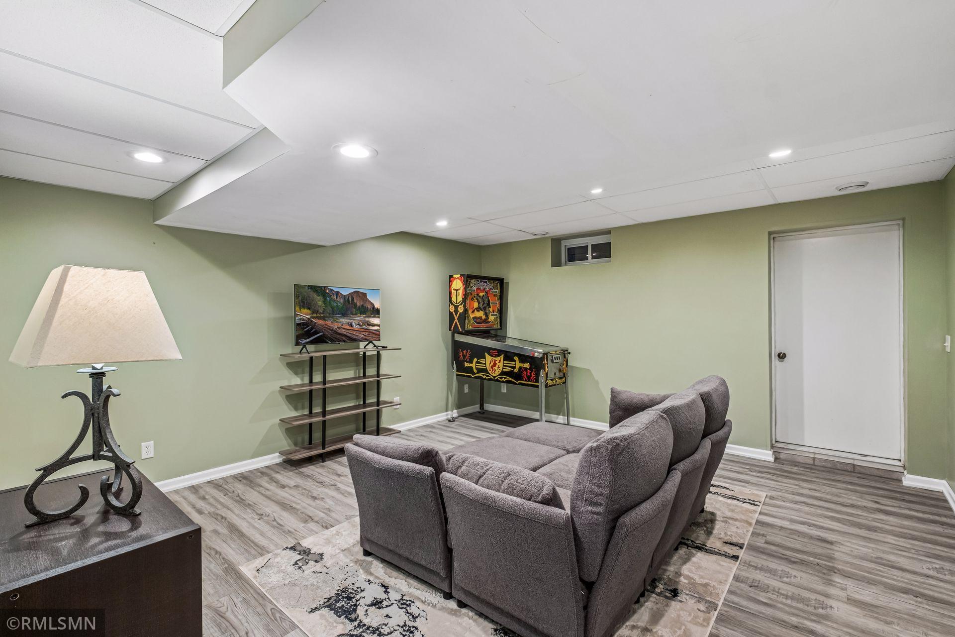 1440 Valleyview Road Chaska, MN 55318 - Photo 33 of 45 Gallery Image 33