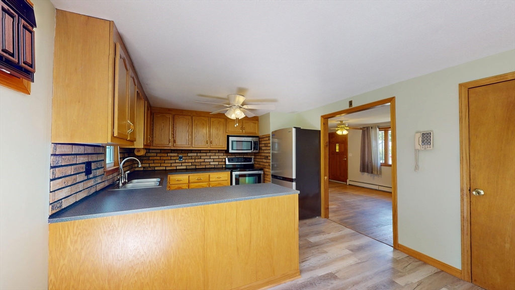 160 Burnham Road Lowell, MA 01852 - Photo 12 of 30