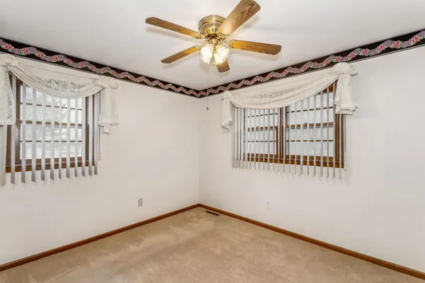 $195,000 | 624 North Farmington Drive, Derby, KS 67037