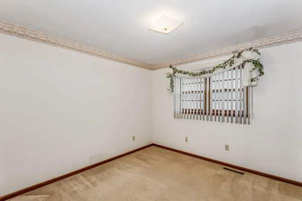 $195,000 | 624 North Farmington Drive, Derby, KS 67037