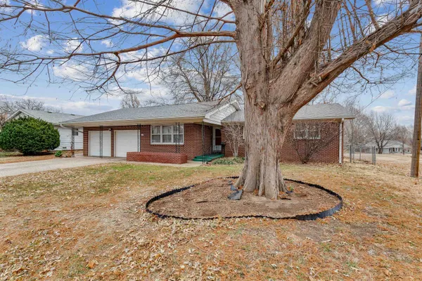 $195,000 | 624 North Farmington Drive, Derby, KS 67037