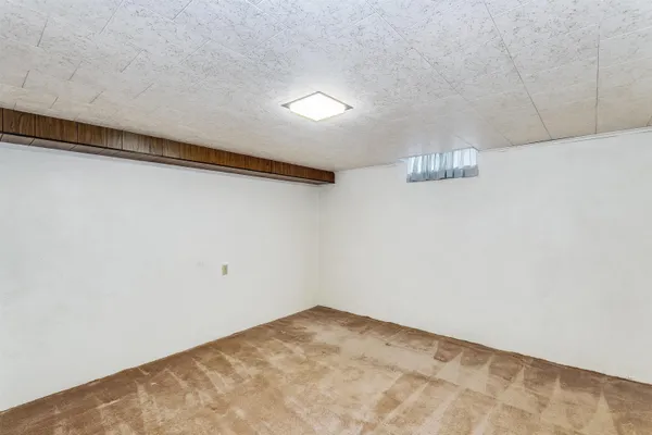 $195,000 | 624 North Farmington Drive, Derby, KS 67037