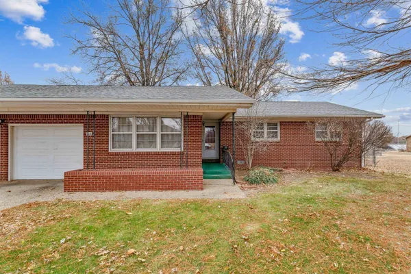 $195,000 | 624 North Farmington Drive, Derby, KS 67037