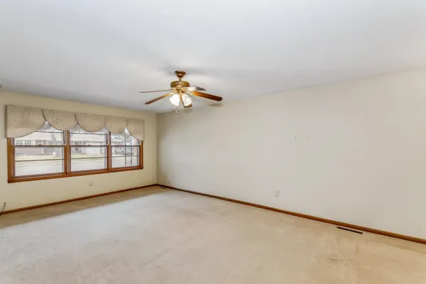 $195,000 | 624 North Farmington Drive, Derby, KS 67037