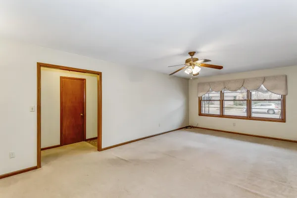 $195,000 | 624 North Farmington Drive, Derby, KS 67037