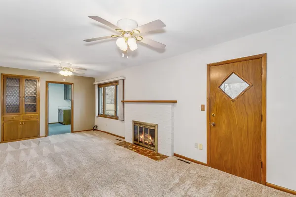 $195,000 | 624 North Farmington Drive, Derby, KS 67037