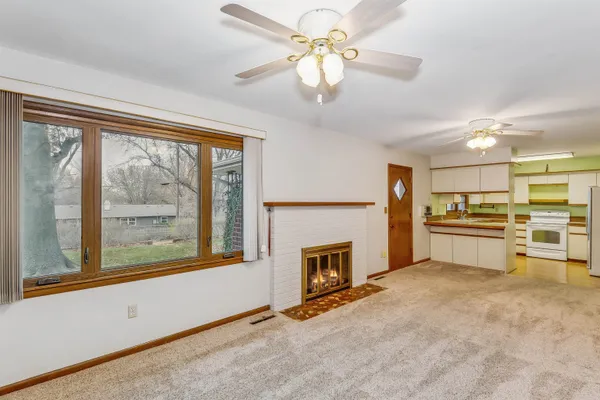 $195,000 | 624 North Farmington Drive, Derby, KS 67037