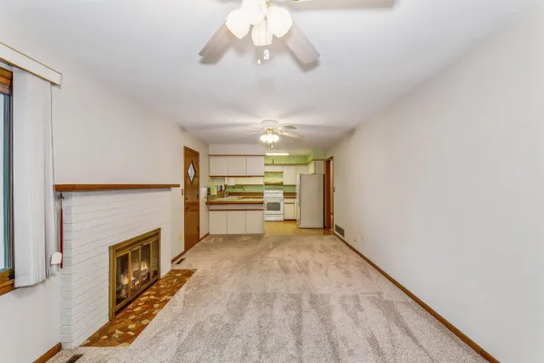 $195,000 | 624 North Farmington Drive, Derby, KS 67037