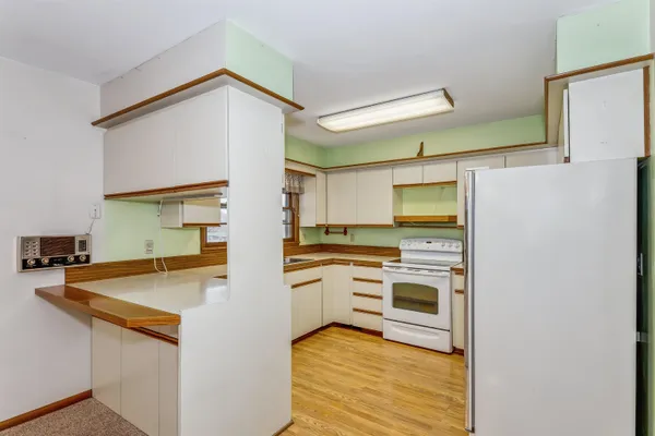 $195,000 | 624 North Farmington Drive, Derby, KS 67037