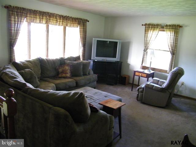 4271 Schoolhouse Road Dover, PA 17315 - Photo 9 of 32 Gallery Image 9