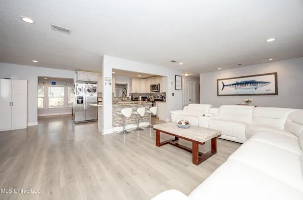 $384,999 | 10415 Pin Oak Drive, Biloxi, MS 39532